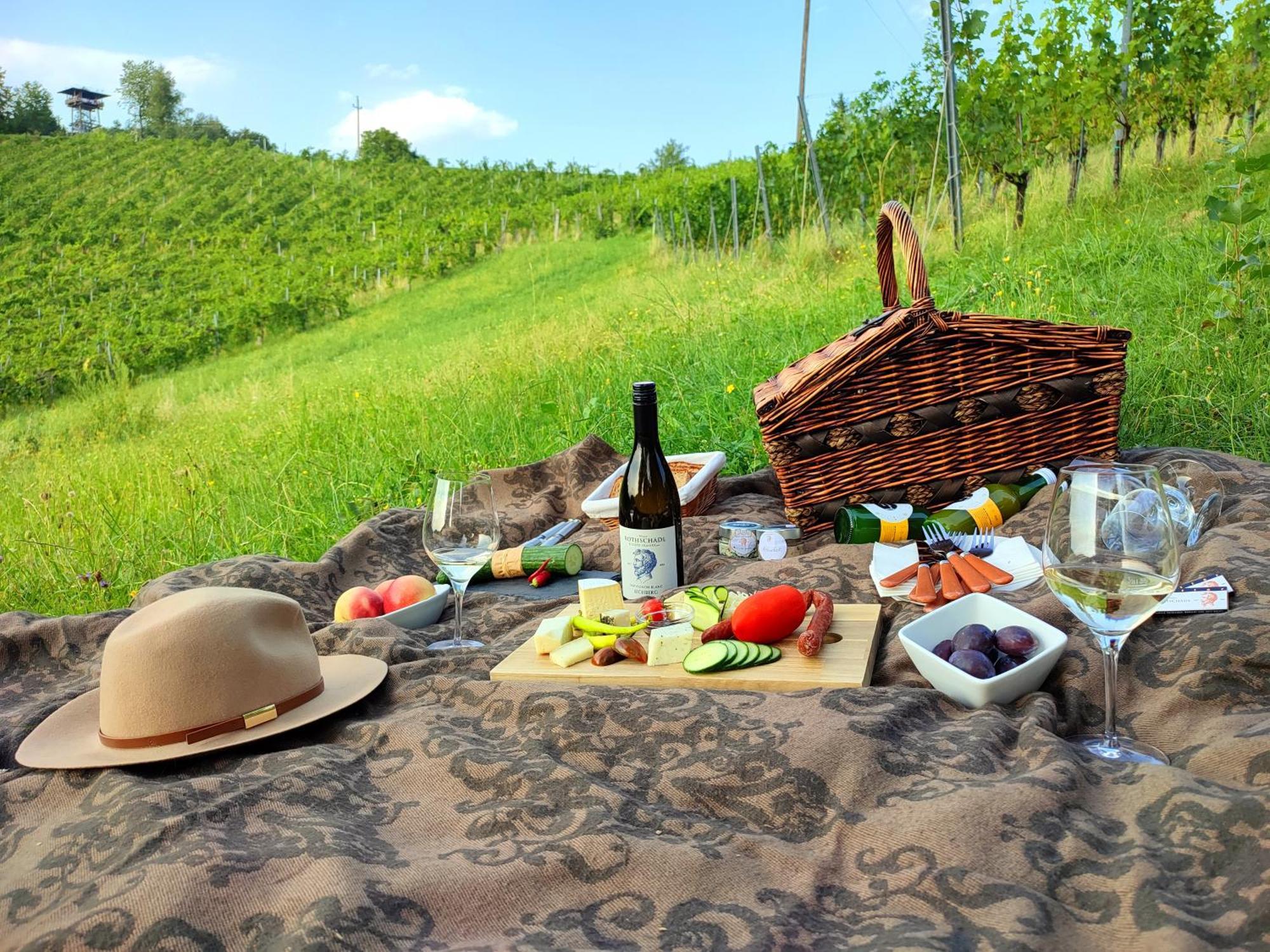 Weingut Winzerzimmer Rothschaedl Leutschach Exterior photo