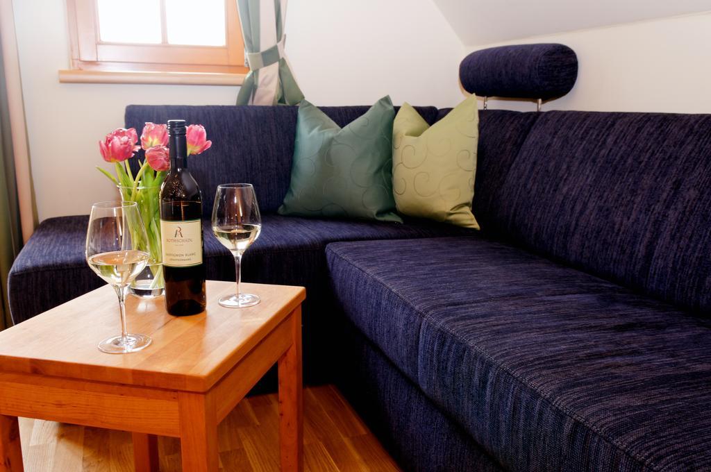 Weingut Winzerzimmer Rothschaedl Leutschach Room photo