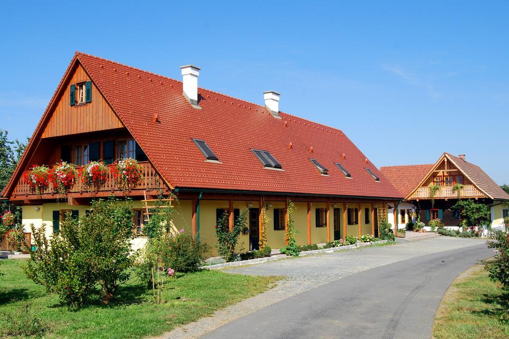 Weingut Winzerzimmer Rothschaedl Leutschach Exterior photo