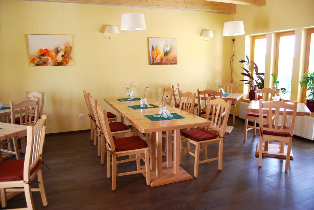 Weingut Winzerzimmer Rothschaedl Leutschach Exterior photo